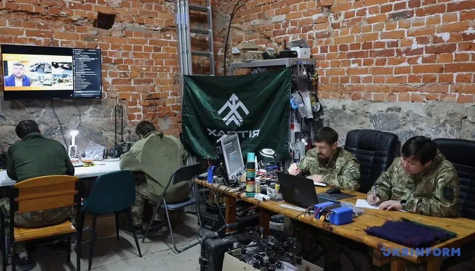 Ілюстрація до матеріалу: Бійці бригади «Хартія» написали Радіодиктант національної єдності